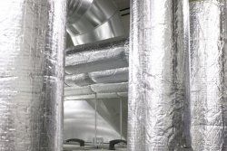 Walki’s facing material is a multi-layer laminate, which makes use of the excellent gas tightness and the low emission property characteristics of aluminium. © Walki (photo: Elena Tiihonen)