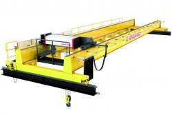 <p>CXT double-girder crane, featuring lifting capacities up to 80 tons. © Konecranes</p> 