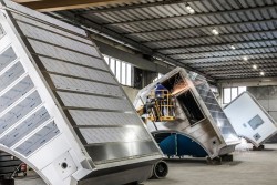 <p>Workshop view: <em>Prime</em>Dry Hood technology to improve heat-transfer efficiency and optimize drying. © ANDRITZ</p> (photo: )
