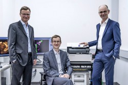<p><em>Nominated for the German Future Prize (Deutscher Zukunftspreis) 2022 (from left to right): Ralf Wolleschensky, Dr. Jörg Siebenmorgen and Dr. Thomas Kalkbrenner Picture: © Deutscher Zukunftspreis / Ansgar Pudenz</em></p> 