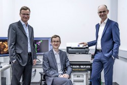 <p><em>Nominated for the German Future Prize (Deutscher Zukunftspreis) 2022 (from left to right): Ralf Wolleschensky, Dr. Jörg Siebenmorgen and Dr. Thomas Kalkbrenner Picture: © Deutscher Zukunftspreis / Ansgar Pudenz</em></p>