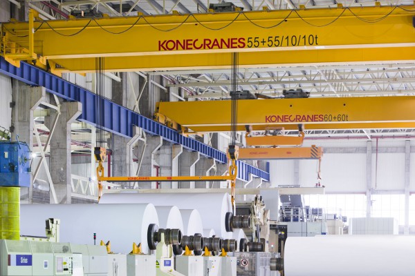 Konecranes develops paper mill cranes to help boost long-term reliability and minimize ownership costs.© Konecranes