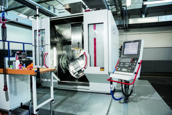 <p>The largest high-performance, 5-axis CNC machining centre C 52 U at the Hirschmann Automotive GmbH tool making department in Rankweil for complete 5-axis/5-sided machining of workpieces with diameters as large as 1000 mm and measuring 810 mm in height</p>