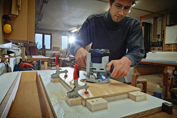 <p>BESSEY vertical toggle clamp STC-VH in use.©BESSEY Tool GmbH & Co. KG</p>