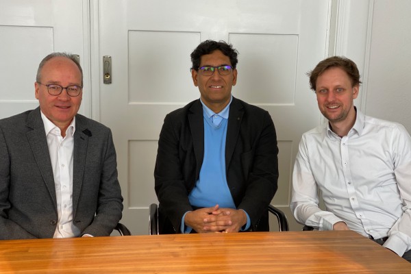 <p><em>Picture 3: From left to right:</em></p>
<p><em>Dr. Axel Thierauf, Chairman of the Board of IQM</em></p>
<p><em>Prof. Enrique Solano, CEO of IQM Germany</em></p>
<p><em>Dr. Jan Goetz, CEO, Co-founder of IQM</em></p>
<p> </p>